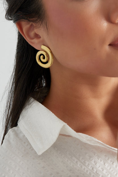 Oorbellen small swirly wave - goud